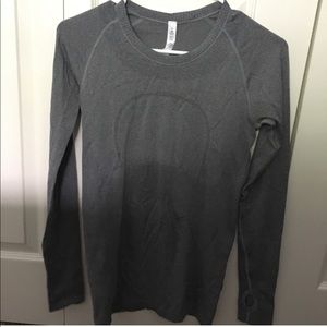 Lululemon long sleeve size 6